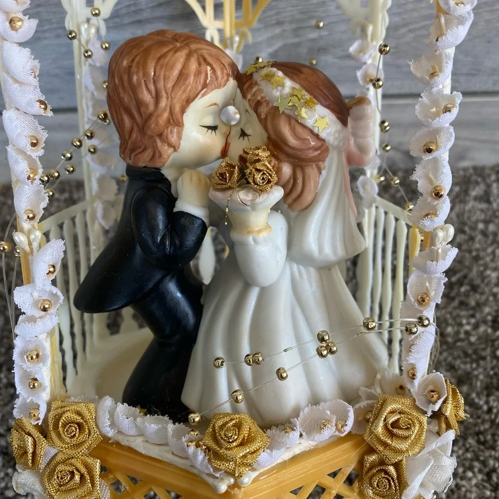 Vintage ~Wedding Cake Topper~Bride &~Groom Brunette Red Heads Ceramic Couple